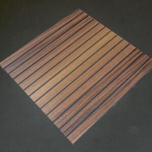 Valchromat plaqué noyer rainuré 3mm vernis mat